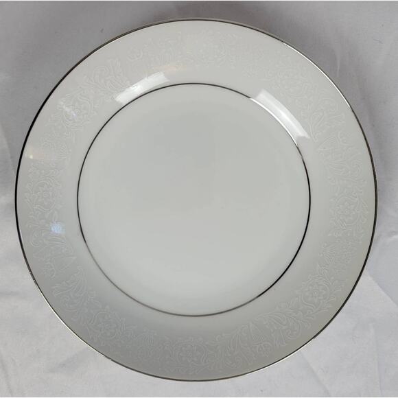 Crown Victoria Lovelace 5.5" China Bowl - Picture 1 of 5